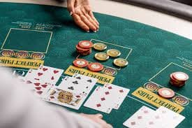 Live dealer Andar Bahar table on kdk batavia showing card layout and betting interface
